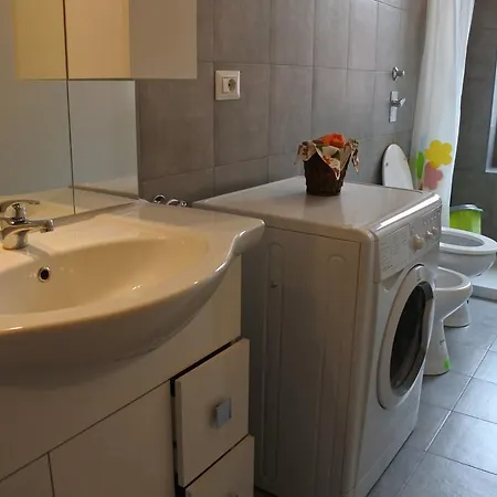 Ampio E Luminoso Vicino Zara Appartement